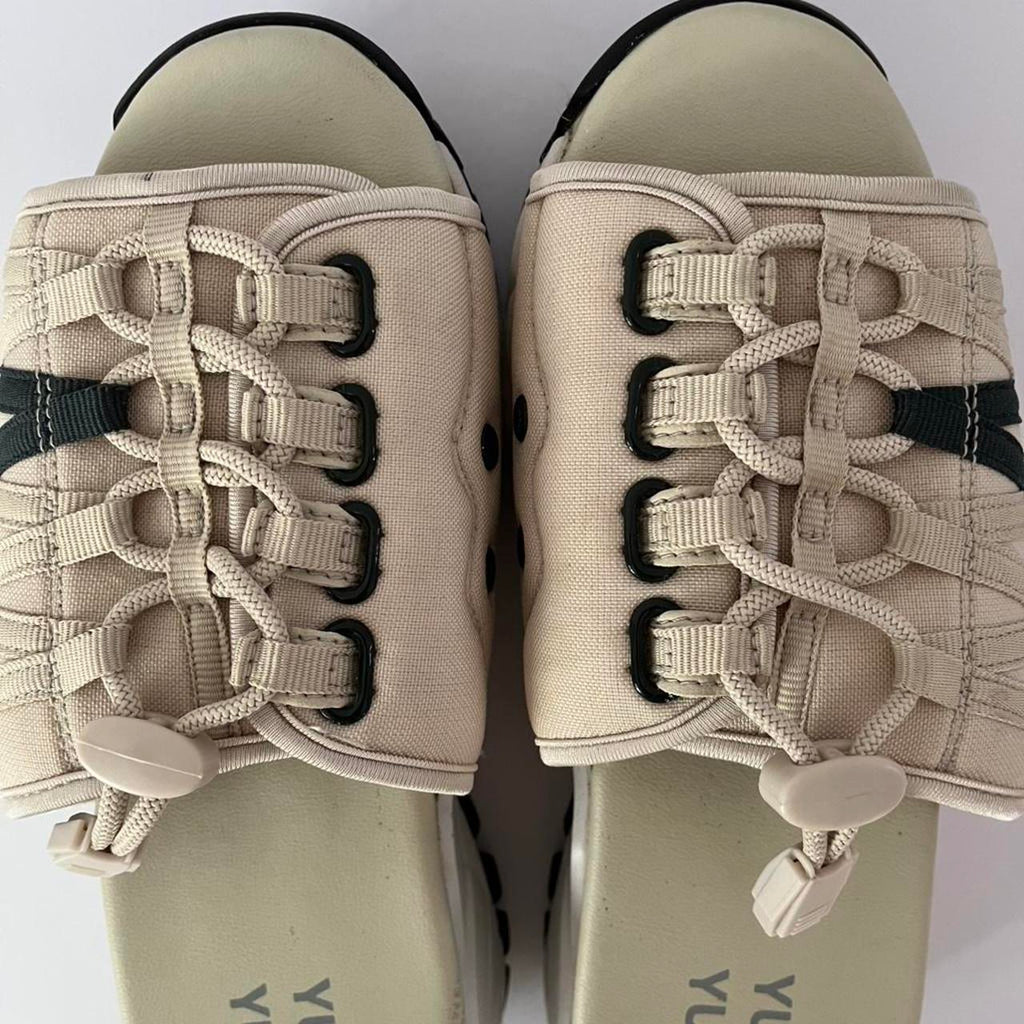 Yume Yume MOUNT KITA Slides in Beige.