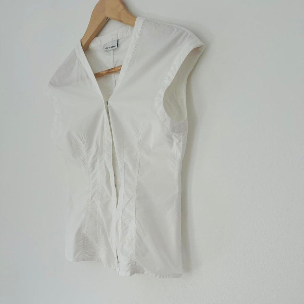 Low Classic CAP SLEEVE Shirt in White.