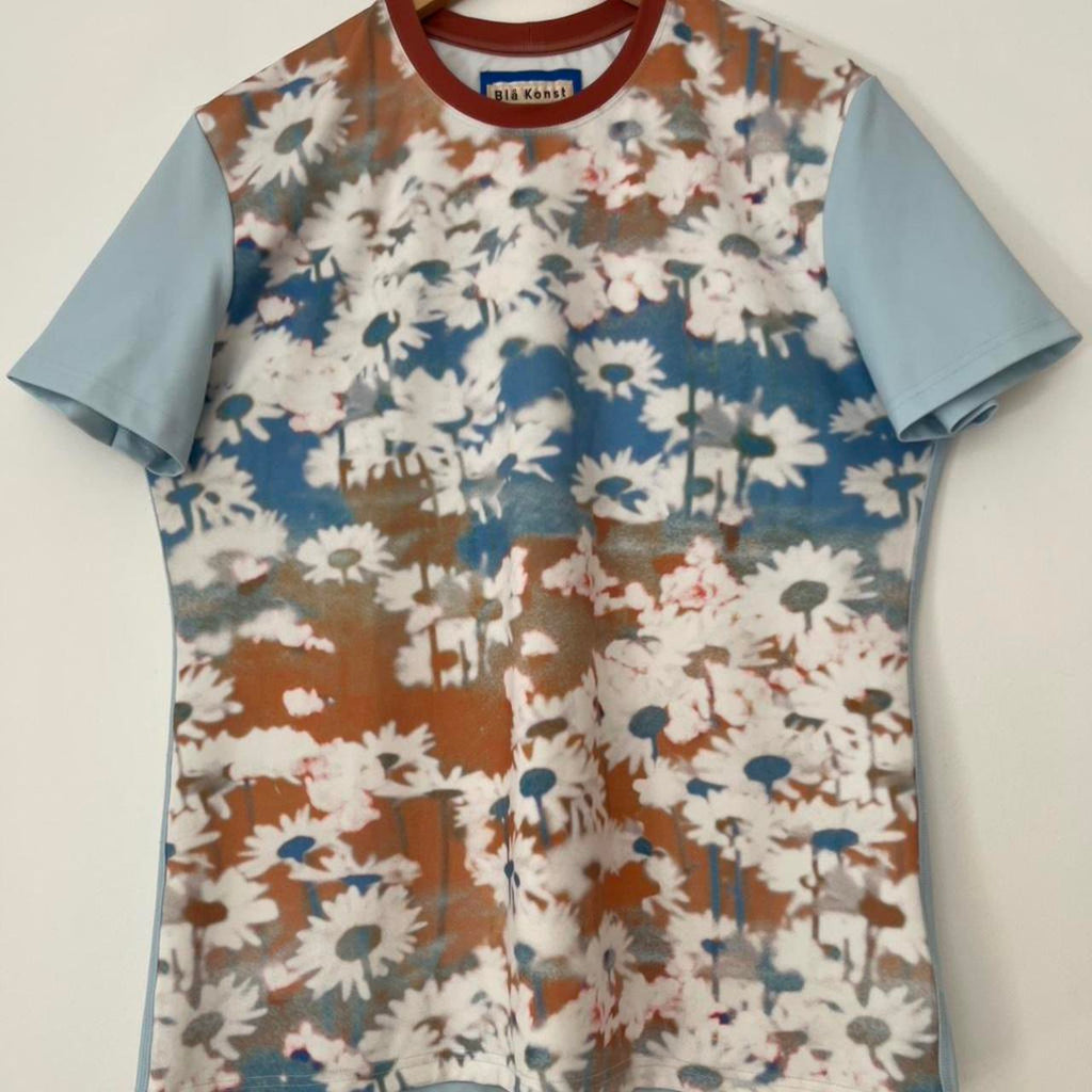 Acne Studios Blå Konst ROAR SUPER 8 Floral T-shirt.