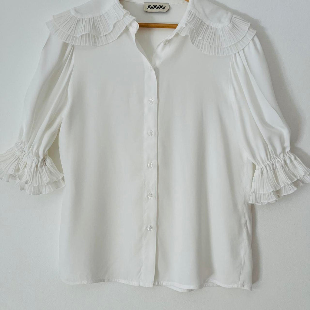 Avavav Ruffle Blouse in White.