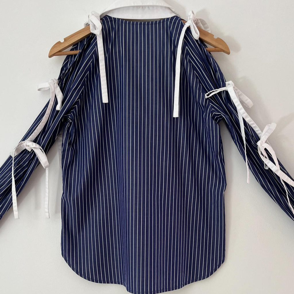 Sandy Liang MIRENA TIE SLEEVE Top in Corporate.