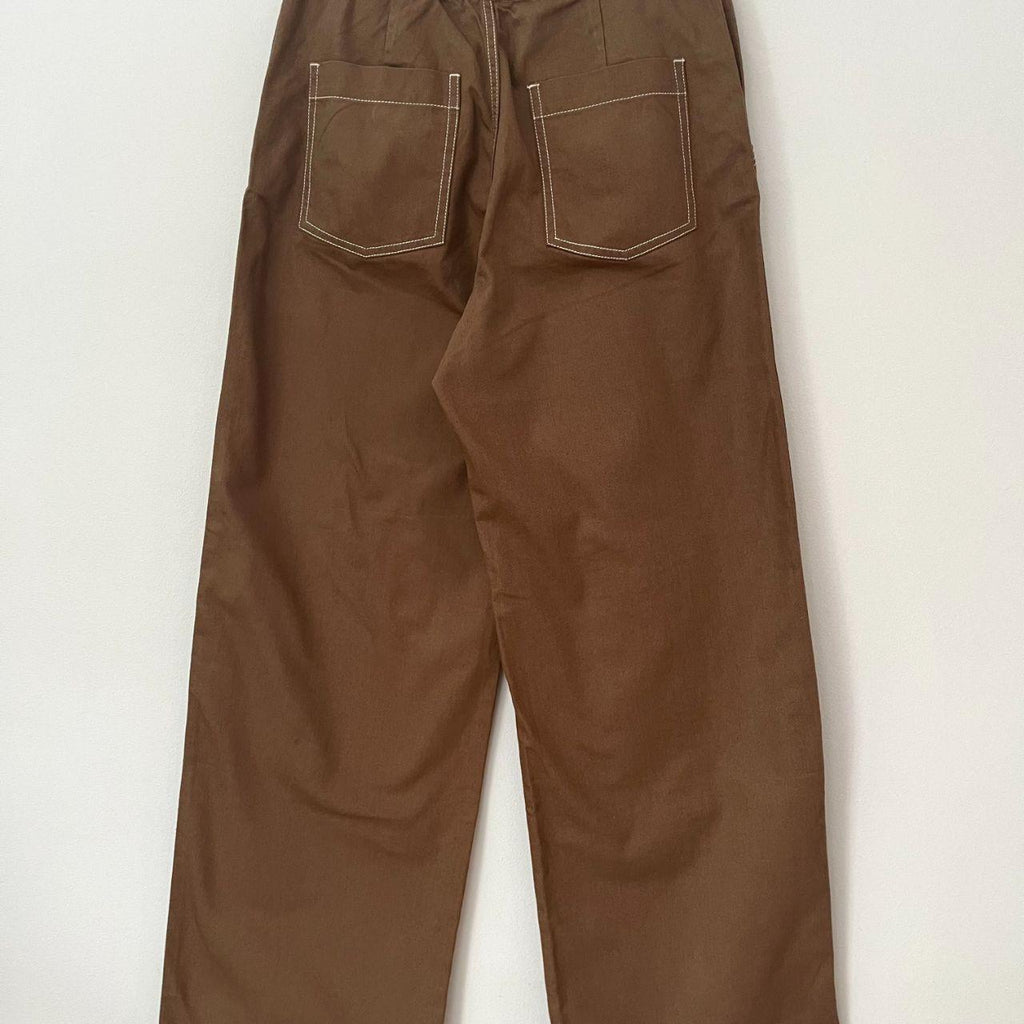 Kowtow BNWT DUNGAREE Jeans in Earth Denim Size M.