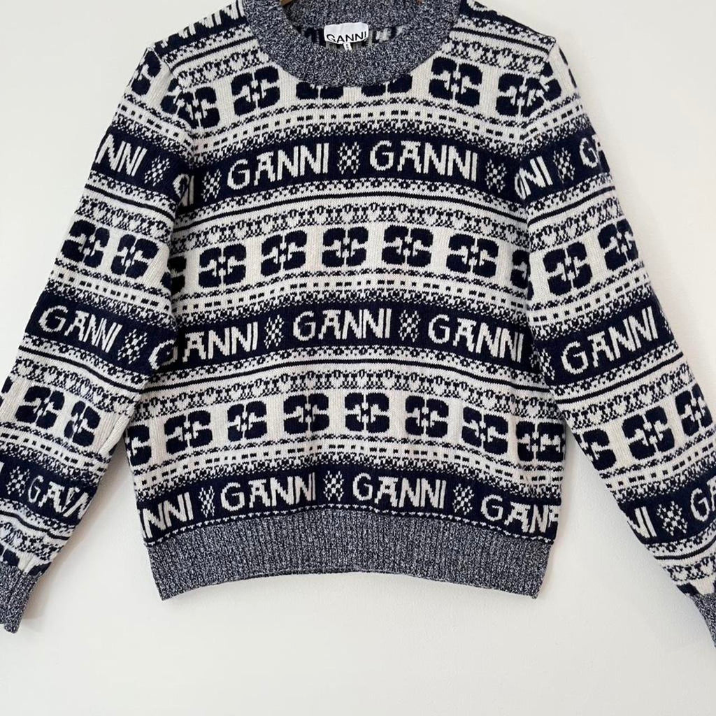Ganni O-neck Logo Sweater in Sky Captain.