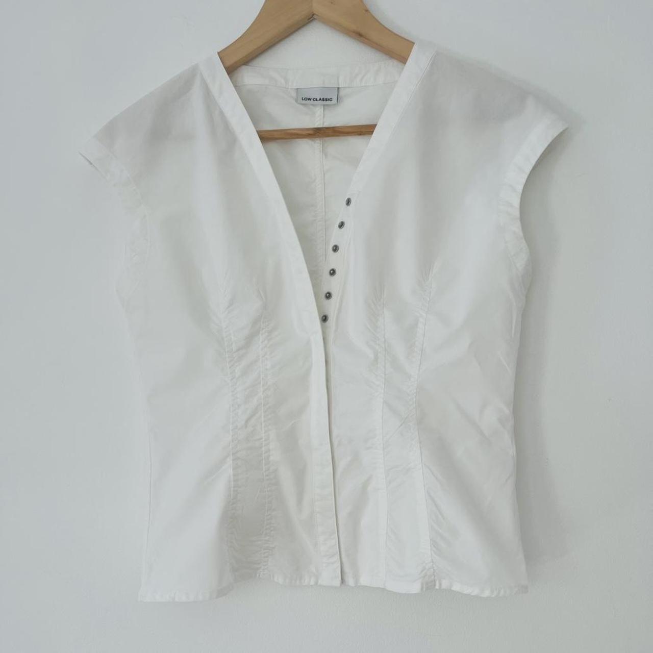 Low Classic CAP SLEEVE Shirt in White.