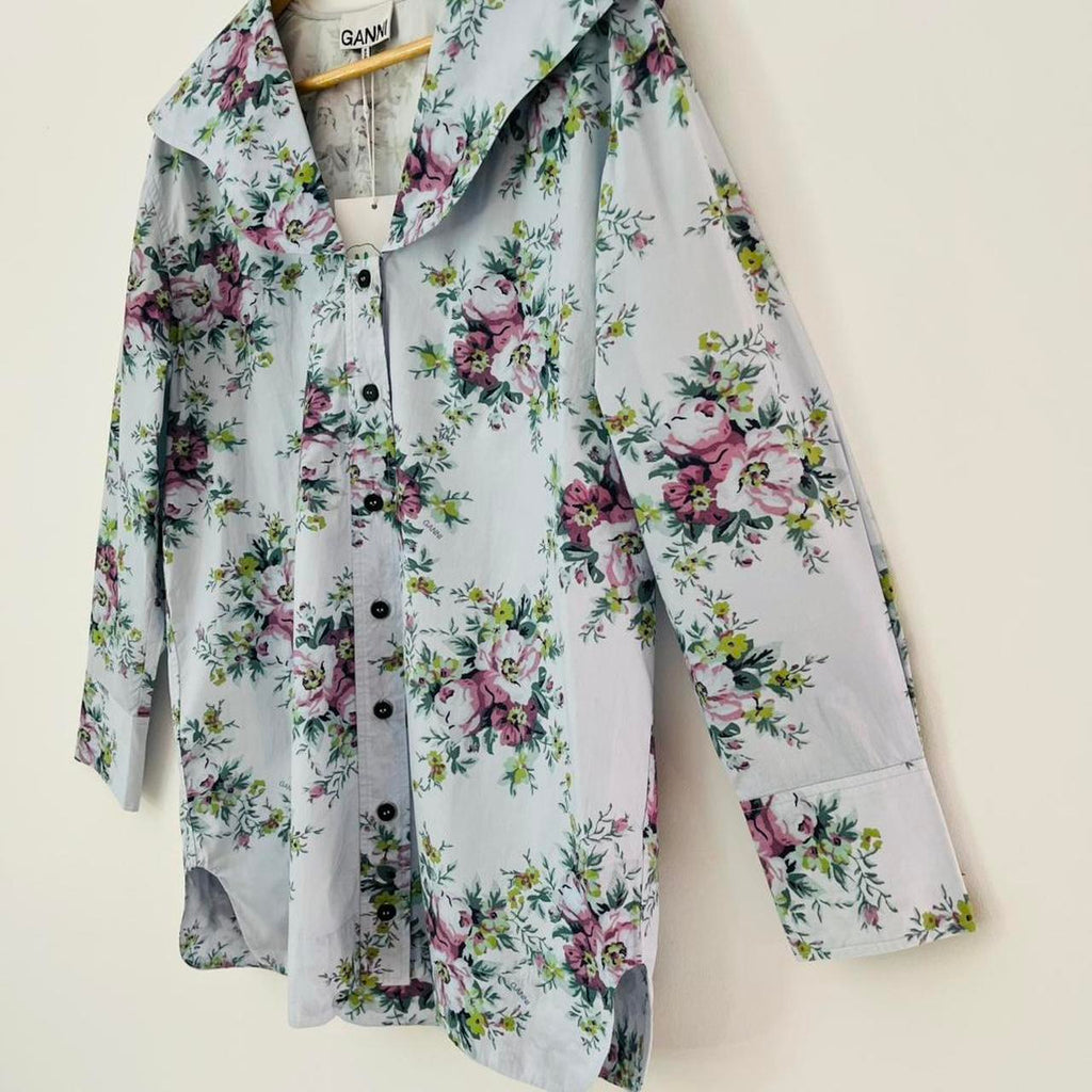 Ganni BNWT Floral Cotton Poplin V neck Blouse in Heather.