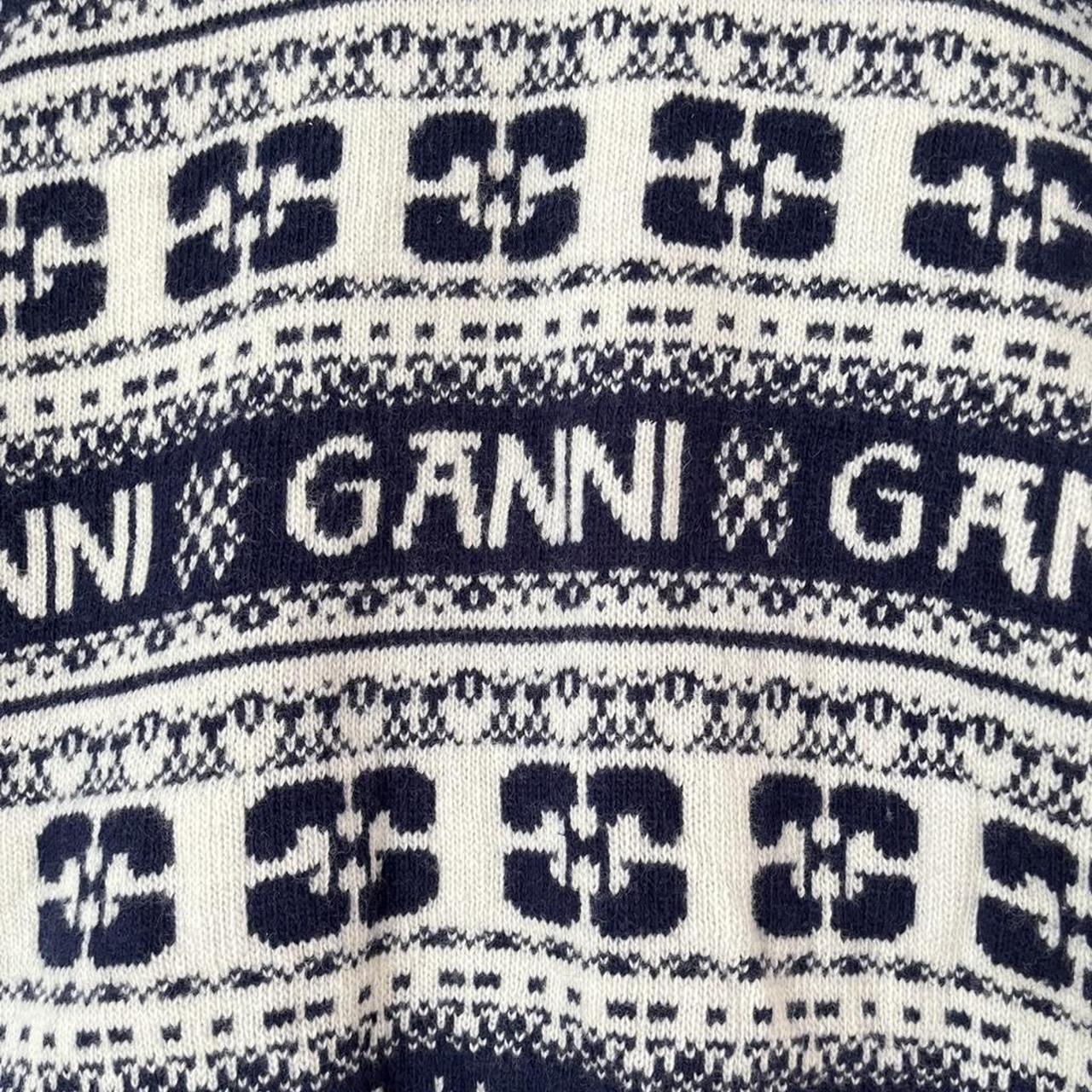 Ganni O-neck Logo Sweater in Sky Captain.