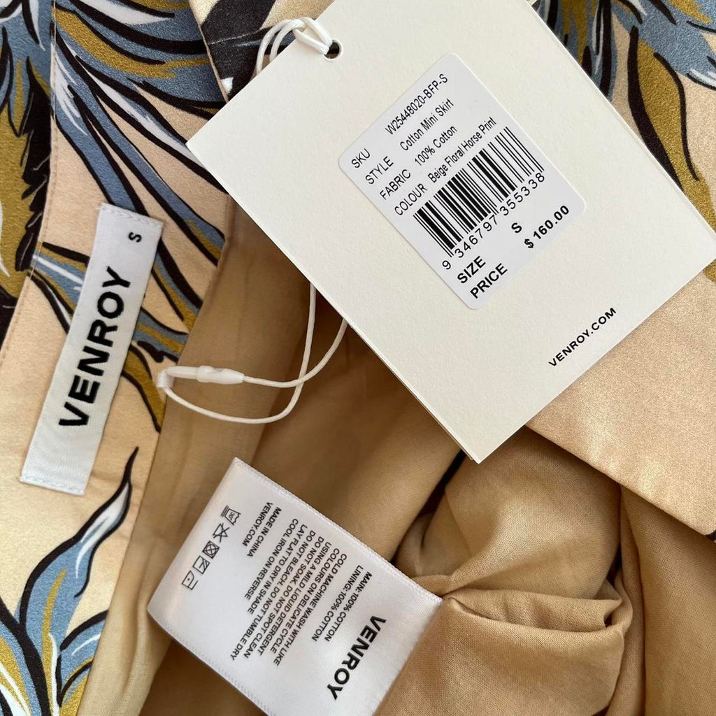 Venroy BNWT Cotton Mini Skirt in Beige Floral Horse Print.