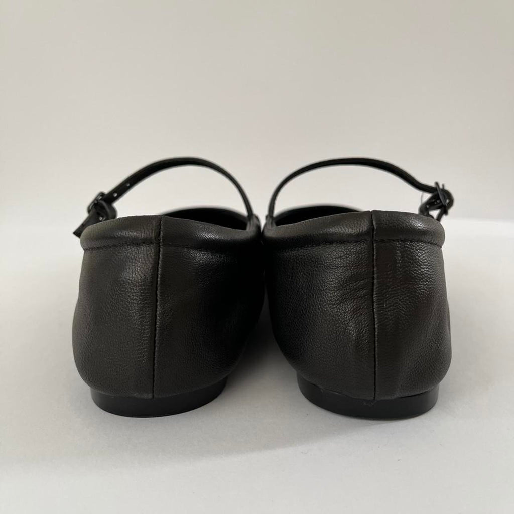 Nelson made PHOEBE Flat Black.