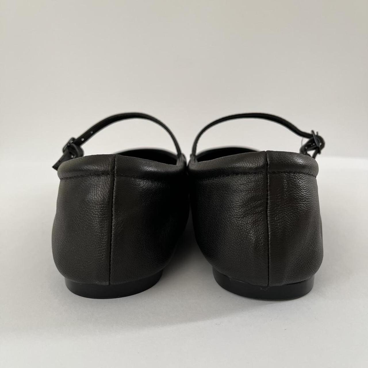 Nelson made PHOEBE Flat Black.