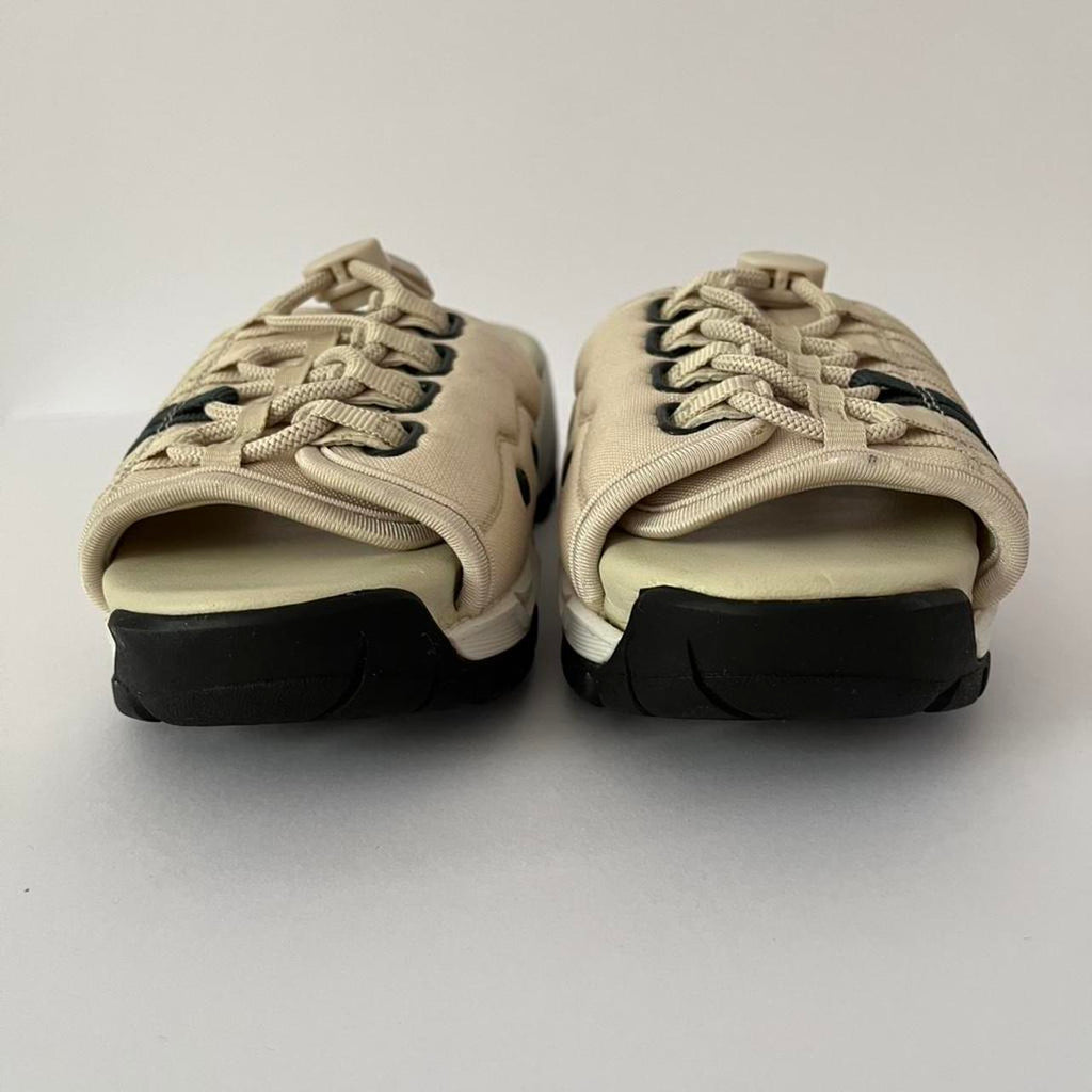 Yume Yume MOUNT KITA Slides in Beige.