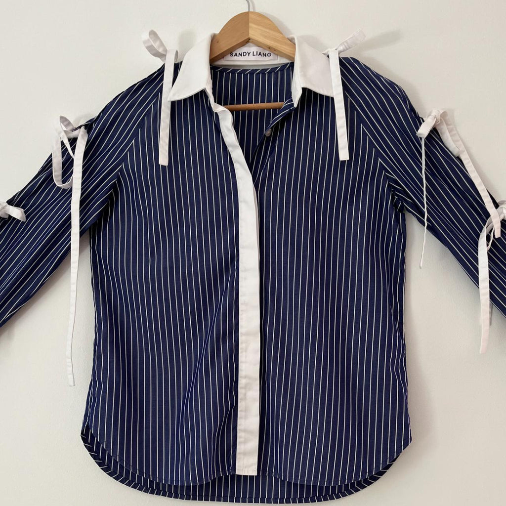 Sandy Liang MIRENA TIE SLEEVE Top in Corporate.