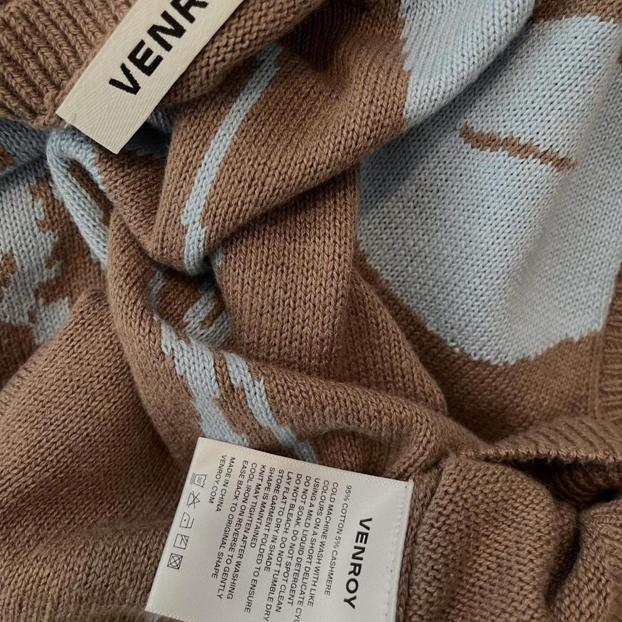 Venroy Floral Knit Vest in Blue Flower.