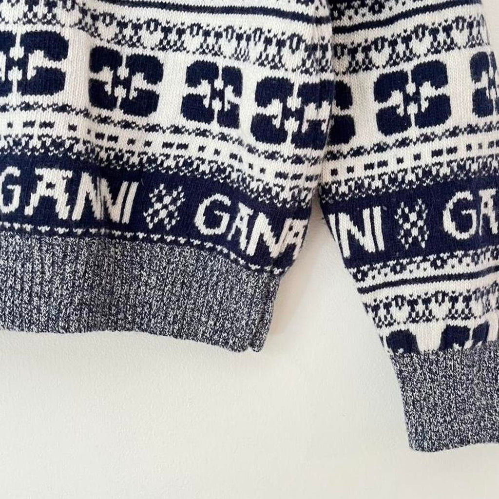 Ganni O-neck Logo Sweater in Sky Captain.