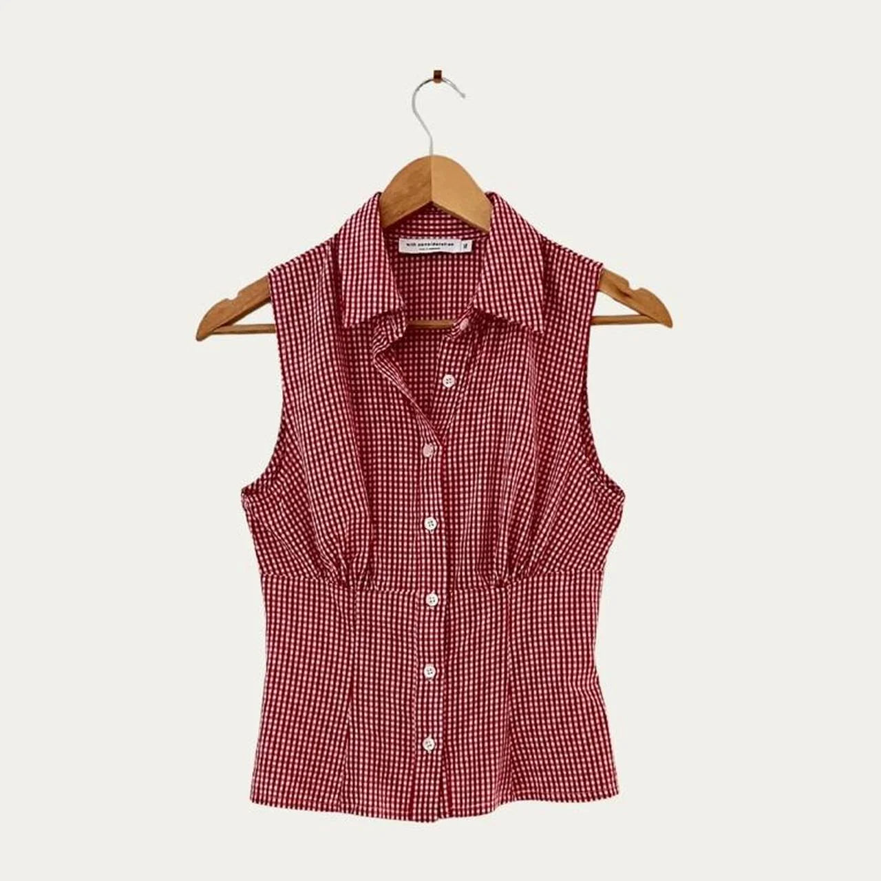With Consideration Gingham Sleeveless Shirt in Cherry Size XS.