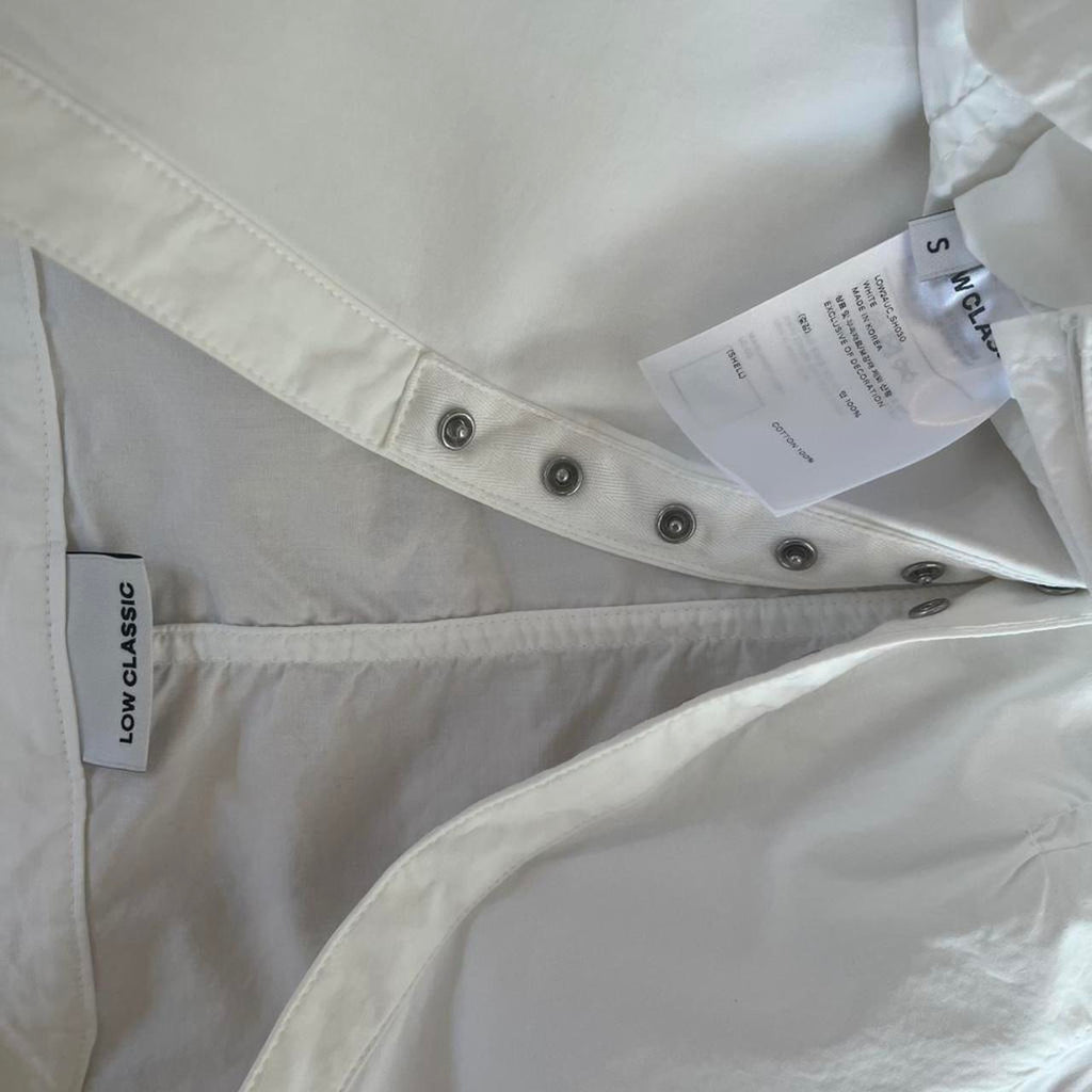 Low Classic CAP SLEEVE Shirt in White.