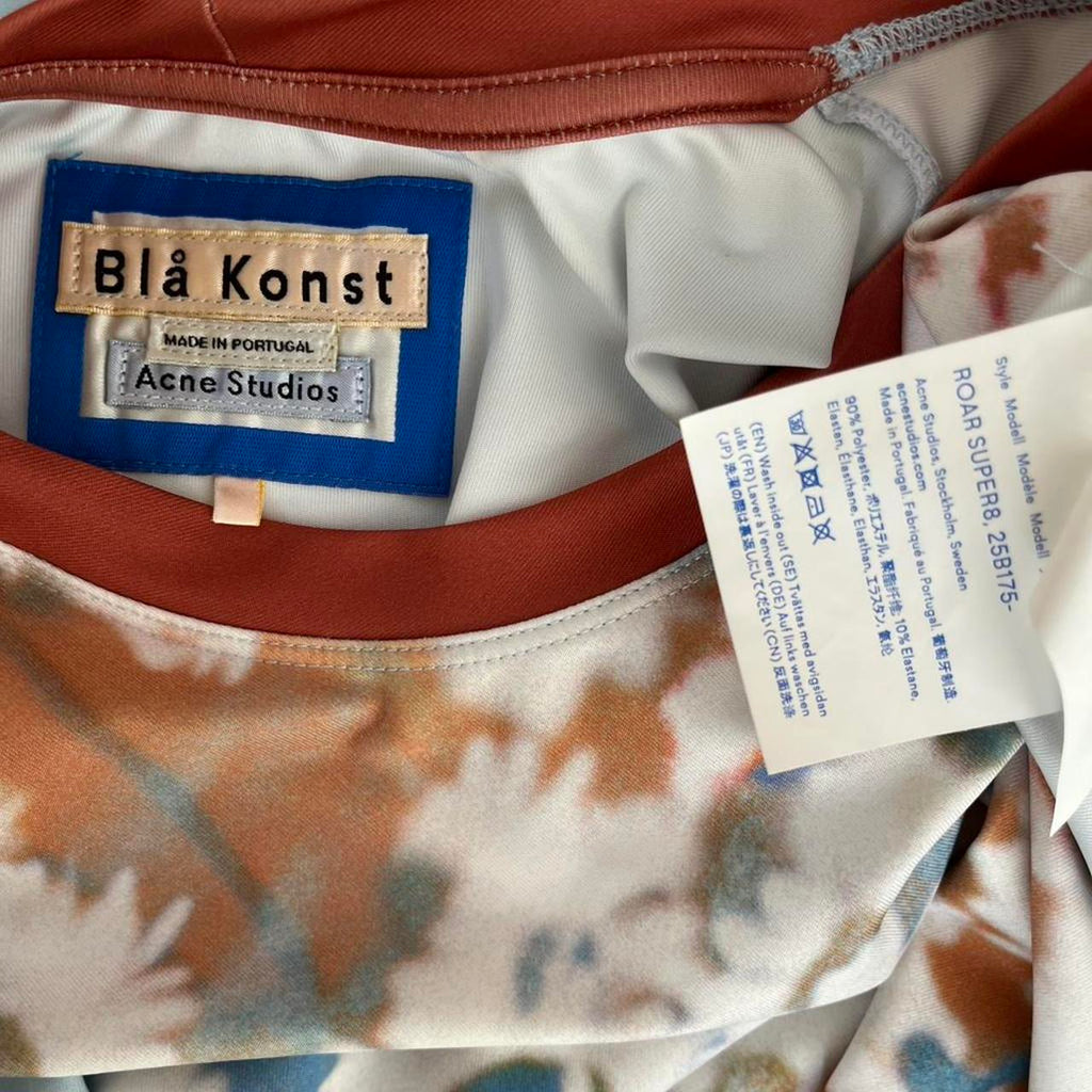 Acne Studios Blå Konst ROAR SUPER 8 Floral T-shirt.