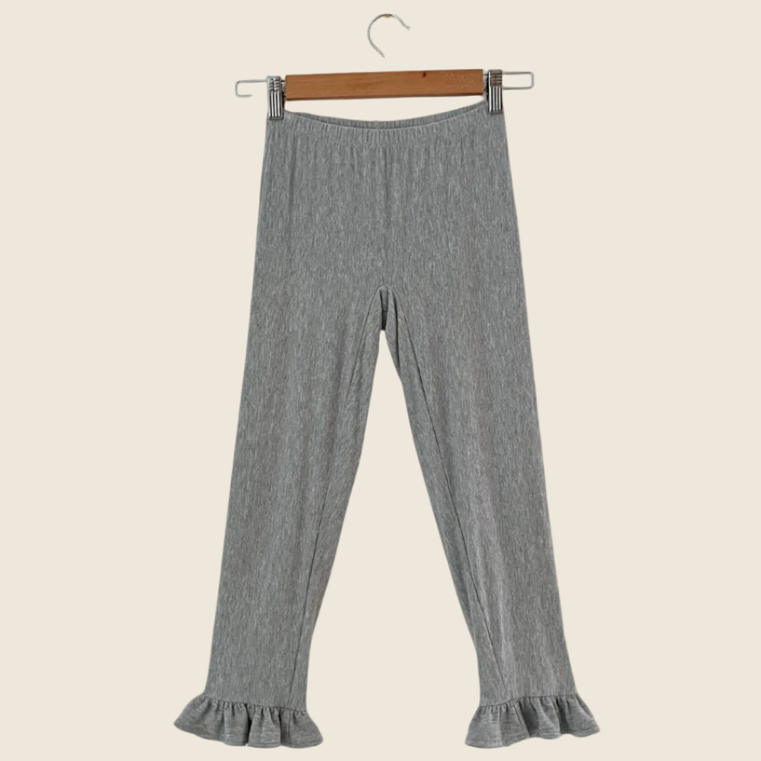 Alix Higgins Ruffle Capris Size XS.